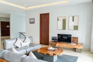 Mentari Hill View Villa 8 Bedrooms With a Private Heated Swimming Pool and a Movie Room and a Billiard Table - 3