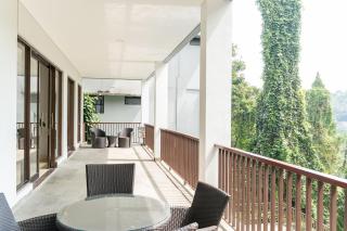 Mentari Hill View Villa 8 Bedrooms With a Private Heated Swimming Pool and a Movie Room and a Billiard Table - 2