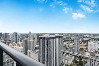 5004 Penthouse 1BR with Incredible City Views and Pool in Miami - 7