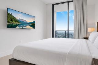 5004 Penthouse 1BR with Incredible City Views and Pool in Miami - 1