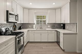 Downtown Austin Bungalow near Zilker Park - 6