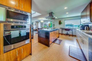 Sweeping Sound Views - Park Setting - Near Alki - 1