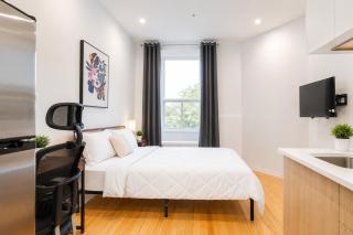 Charming Apartment downtown Montreal with Parking & Pet-Friendly - 0