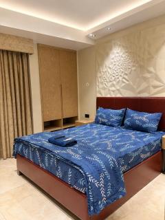 Private Luxurious & Cozy Studio by Aura Stays - Ghaziabad - 3