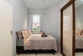 Quarto e sala perto da praia de Copacabana e metrô - 2