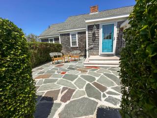 Charming Cape Cottage—Ocean Views Private Beach - 6