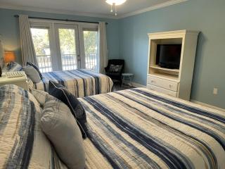 Southern Oak by the Sea - 4