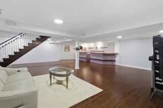 Spacious Pickering Retreat, 4 Parkings, 2 ensuites, Office - 3
