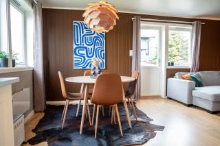 Spacious Aurora Family Home - 9