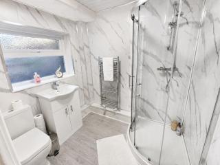 Room 3 Shared house 5 min from Sefton Park - 7