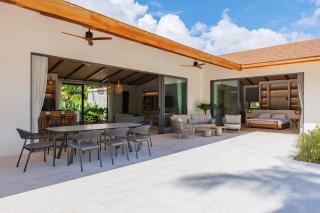 Spacious and Peaceful Villa with Garden and Pool - 3