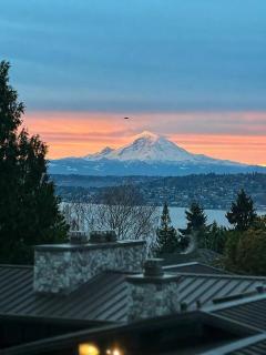 Luxe Seward Pk Estate w/ Views Pool+Hot Tub - 0