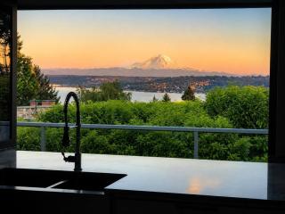 Luxe Seward Pk Estate w/ Views Pool+Hot Tub - 9