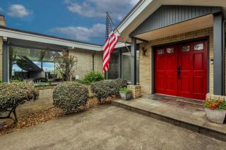 Luxe Seward Pk Estate w/ Views Pool+Hot Tub - 5