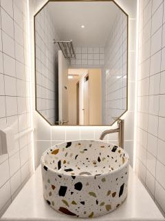 401,20 minutes to Gangnam Hongdae, Guesthouse, single room,Itaewon, shared bathroom, - 8