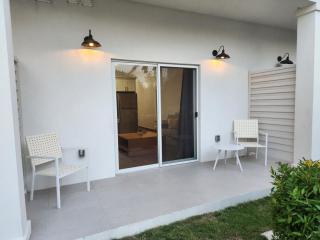 Modern living with a pool, kitchen & patio in Cayman! - 4