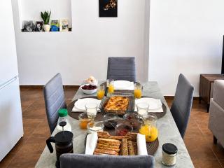 Fully Renovated Apartment -700m from Mill of Elves-Free Parking & Fast WiFi - Tríkala - 8