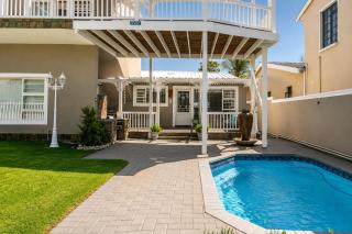 Surf n Sea Beachfront Holiday Home - Jeffreys Bay - 5