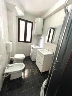 Heart of Shkoder Apartment - 4