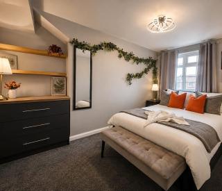 Stylish 2BR Leeds home, 5 Min to City Centre - 6