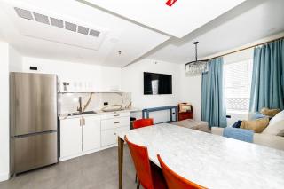 Stylish Beach Condo in the Heart of South Beach - 8