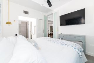Stylish Beach Condo in the Heart of South Beach - 4