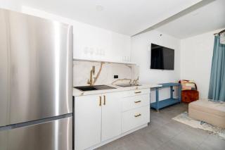 Stylish Beach Condo in the Heart of South Beach - 5