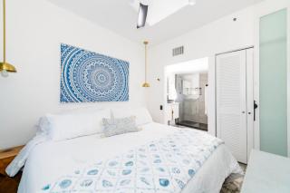 Stylish Beach Condo in the Heart of South Beach - 2