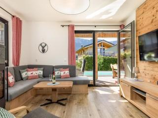 Chalet Alpenzauber mit beheiztem Pool, Inzell - 8