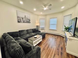 Luxe, Bright & Stylish 2Bed Unit with Parking near NYC! - 8