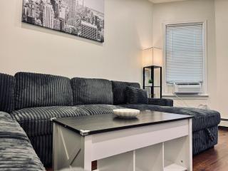 Luxe, Bright & Stylish 2Bed Unit with Parking near NYC! - 6