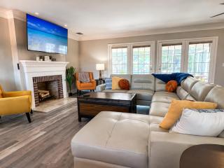 Heated Pool -Game Room- King Suites- Family Ready-Firepit - 7
