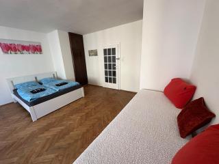 Central King-Size Room - 5