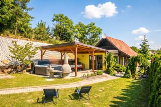 Ladybug House Nature Retreat w/ Jacuzzi - Happy Rentals - 0