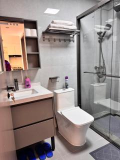 The Opal Residence Kilimani near Yaya Centre with Heated Pool, Gym, Free Parking, Sauna, Free Wi-Fi and Lounge Area - 1