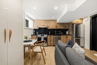 Cozy 1BR Oasis in Trendy West End Sleeps 4 - 8