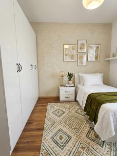 Spacious Central Apartment with Panoramic Views - 2