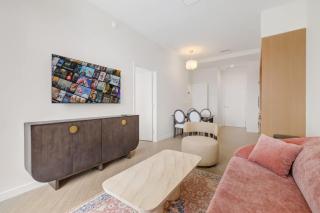Chic Miami Apt Pool Gym & Sleeps 4 - 1