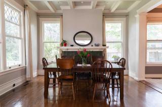 Porch swing, 1920s home, walk to live music - 8