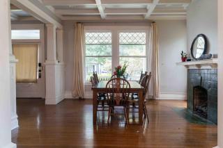 Porch swing, 1920s home, walk to live music - 6