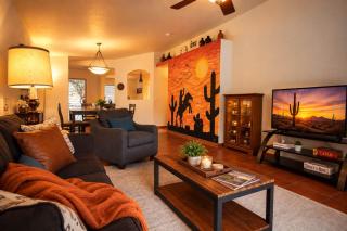 Sonoran Sanctuary w/ Garage, WFH Setup by I-10 & Downtown - 9