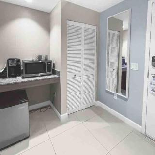 Doral Miami Resort Studio 1B1BA Pool! - 5