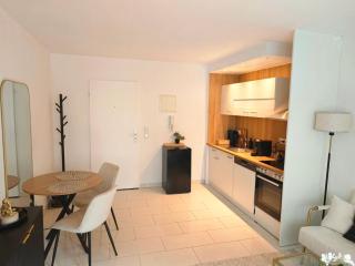Buchhorn Lake Suites 1 - 1