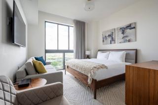 Lovely 1 Bedroom Efficiency in a High Floor! - 7