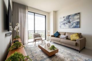 Luxury Condo - 2B2B with Amazing Skyline View - 5