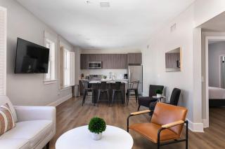 Hip 2BR Suite in Central Gaslamp Walk Score 99 - 2