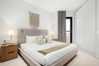 Chic Top-Floor 1BR-Pool & Jacuzzi - Eagle Beach - 8