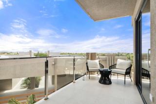 Chic Top-Floor 1BR-Pool & Jacuzzi - Eagle Beach - 6