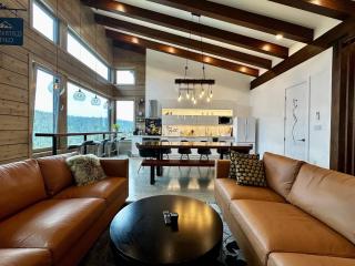 Cliffhanger Chalet - 2