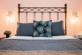 Santa Paula Relax and Play Private Modern Stay and Chefs Kitchen - 7